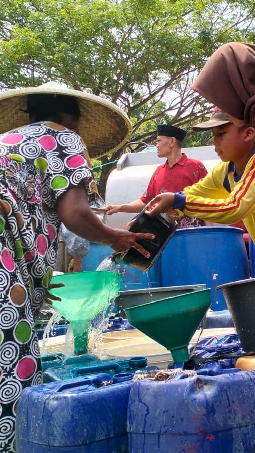 Bencana Kekeringan, Air Bersih Di Bekasi Dibanderol Rp80.000 Per Satu Toren