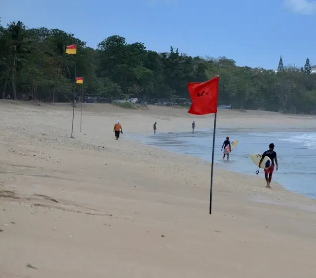 Turis Asing Ke Bali Wajib Bayar Rp150 Ribu Mulai Februari 2024, Begini ...