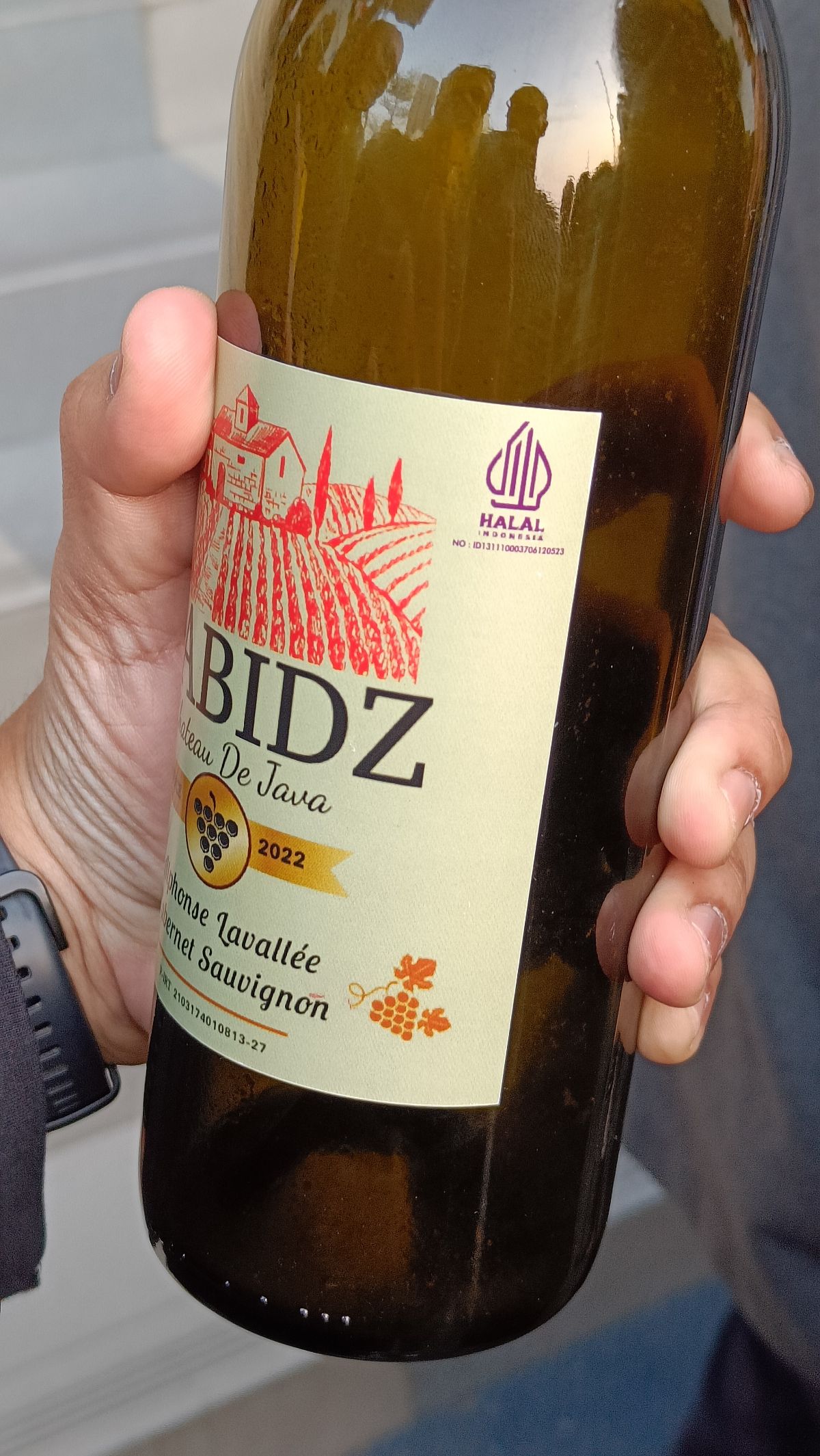 Penjelasan Lengkap MUI Terkait Logo Halal di Wine Nabidz