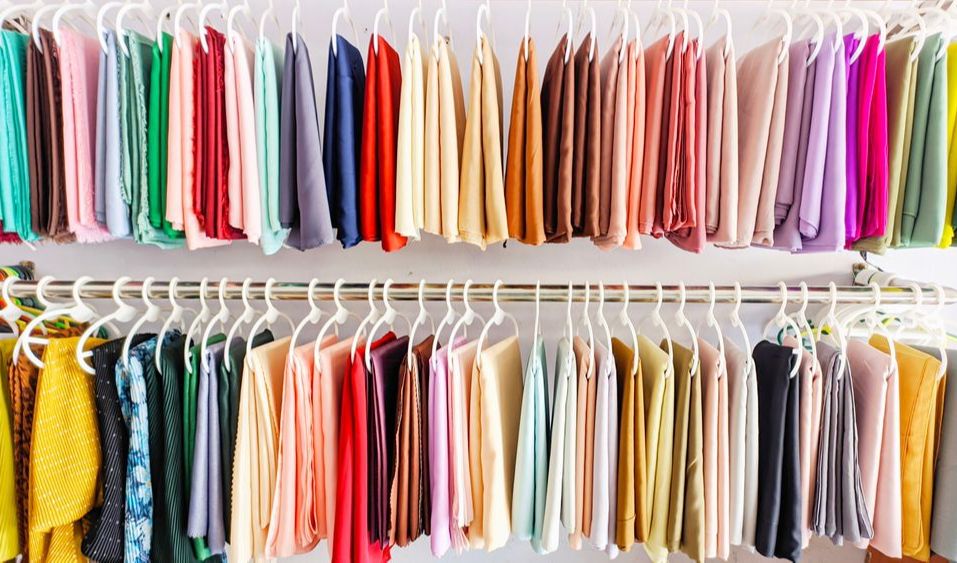 3. Susun Hijab di Organizer