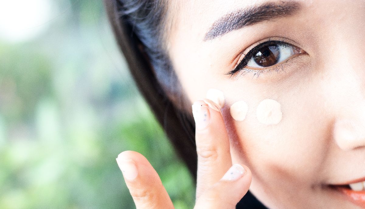 Cara Mengaplikasikan Contour, Blush, dan Highlighter