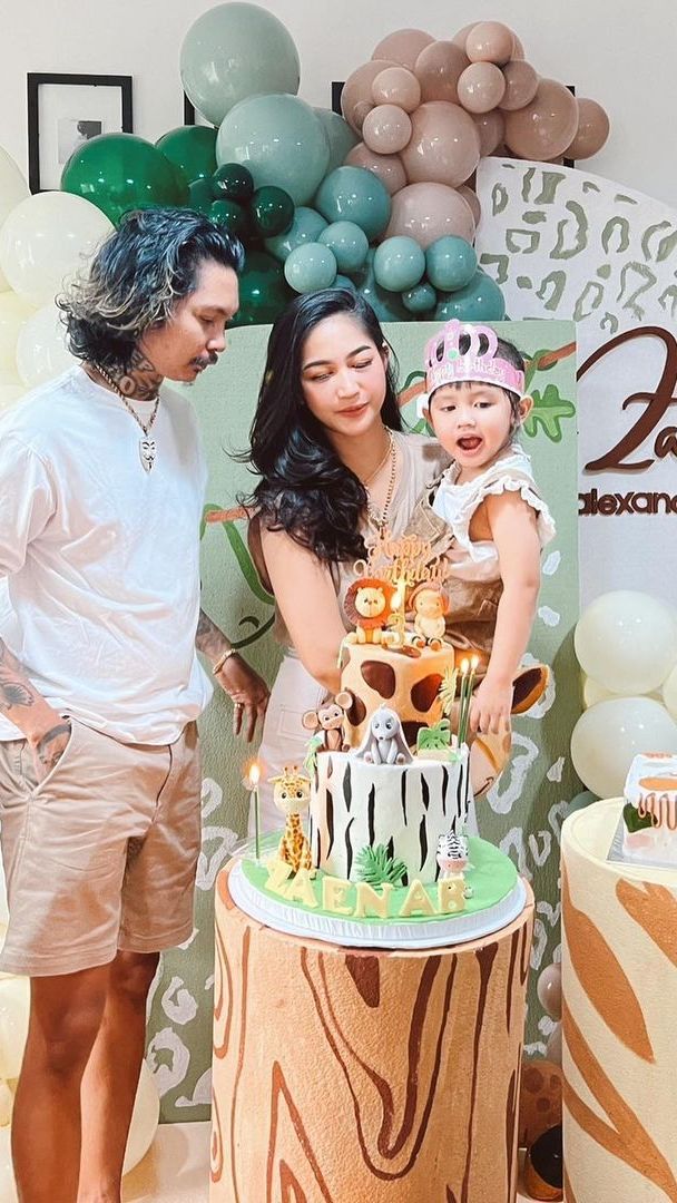 Sweet Banget,  Young Lex Suka Bagikan Momen Bareng Putri Kecilnya
