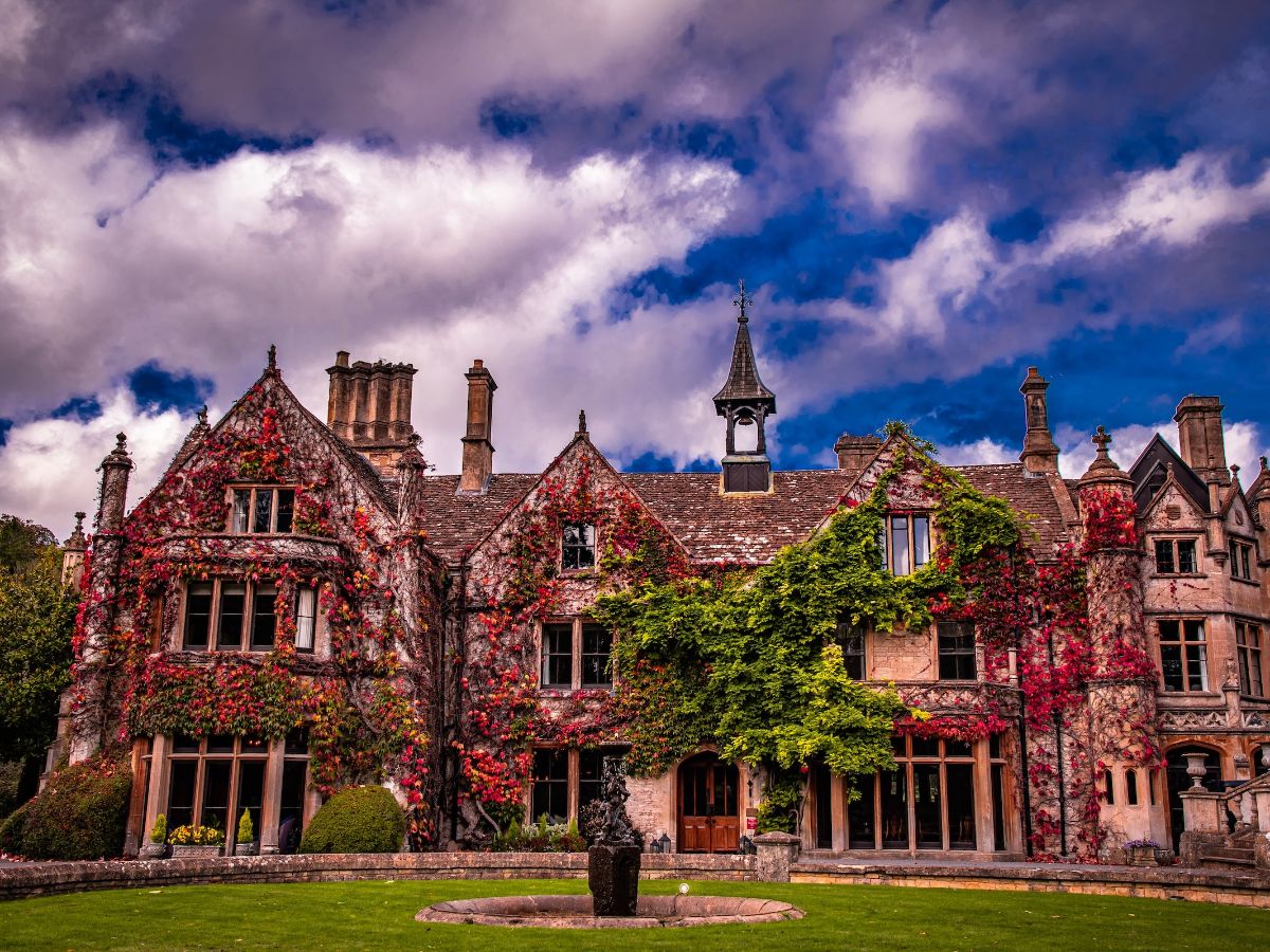 2. Castle Combe, England: Timeless Elegance