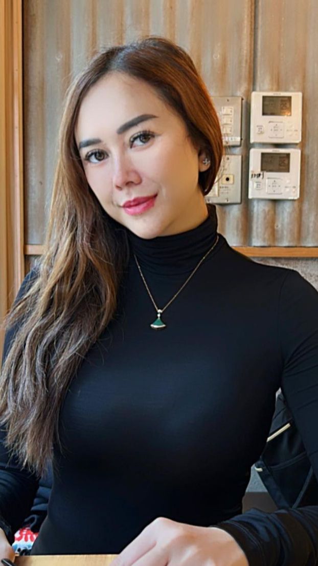 9 Potret Selebriti yang Pernah Kepincut Pesepak Bola, Ada yang Setia Banget tapi Malah Kandas