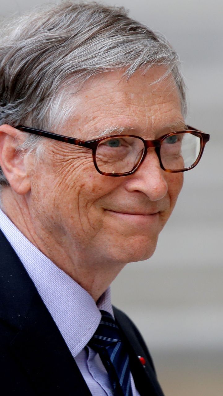 Asyiknya Bill Gates Pendiri Microsoft Berjoged di Atas Panggung, Dua Jempolnya Ikut Diangkat