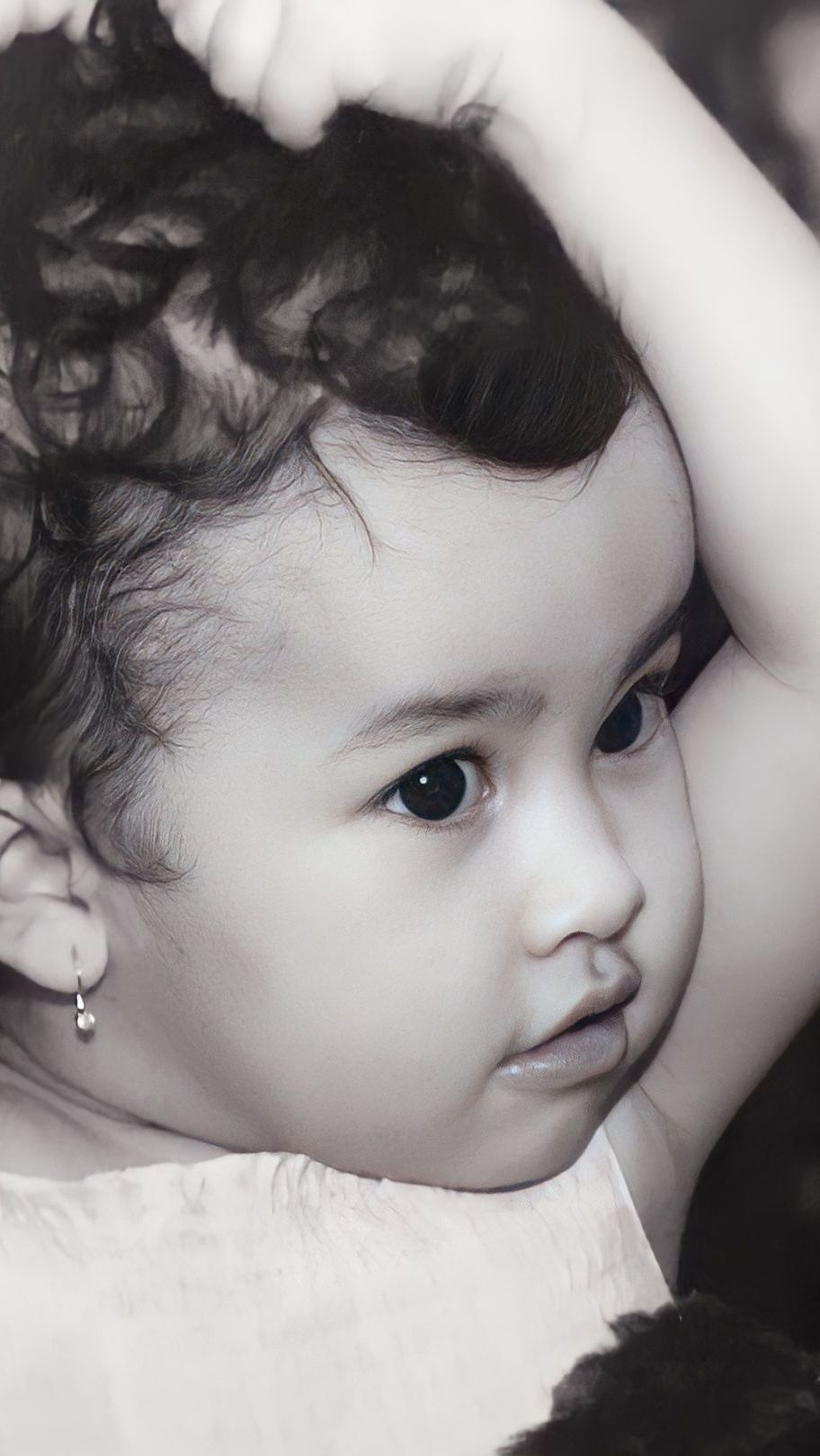Balita Perempuan Ini Anak Pasangan Artis Terkenal, Kini Ikuti Jejak Orangtuanya, Coba Tebak?