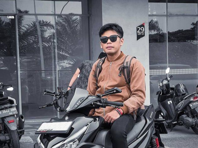 Potret Terbaru Ojan 'Tatap Mata Saya', Dulu Bekal Roti Buaya Sekarang Makin Tampan!