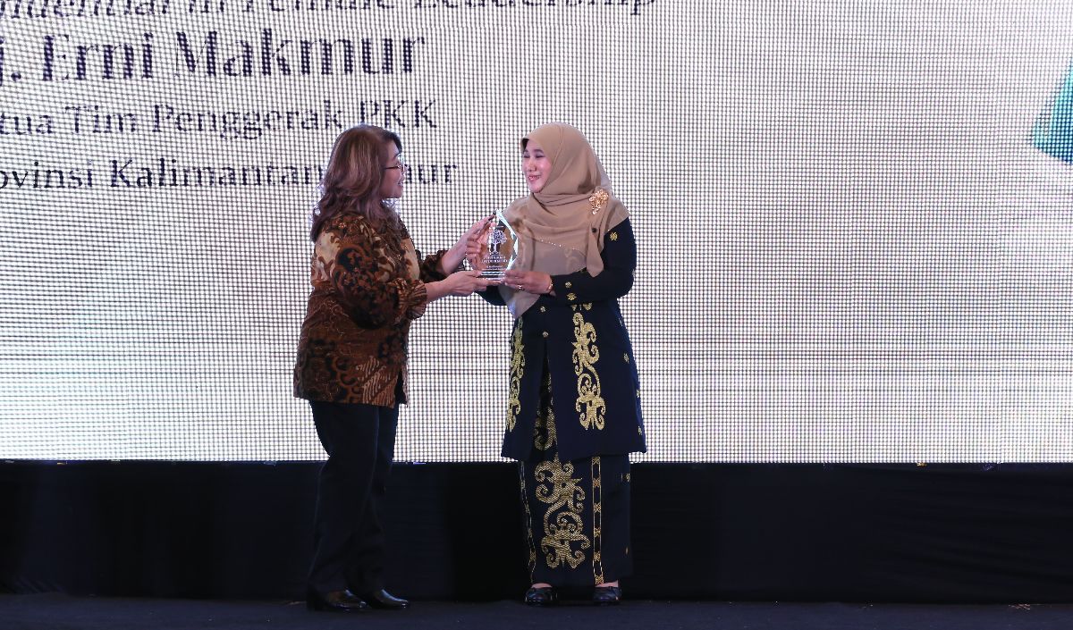 Tak Menjauhi Kodrat sebagai Perempuan