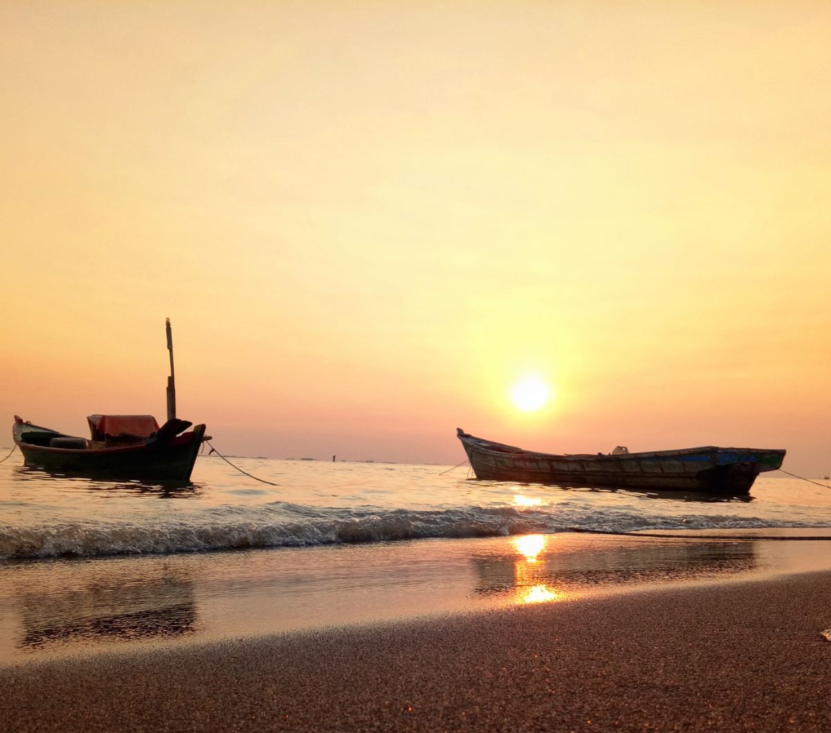 Viral Curhat Wanita Healing ke Pantai Tanjung Kait: Bikin Kapok