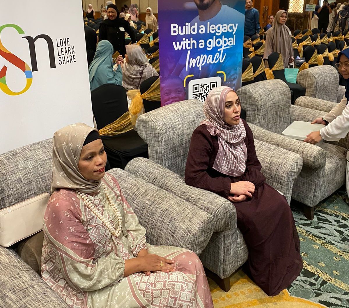 Ustazah Amerika Berbagi Ilmu 'Cara Selamat dari Badai Kehidupan' di Jakarta