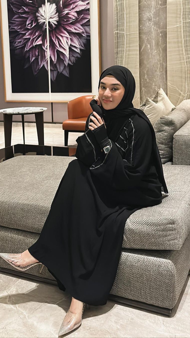 Abaya Hitam