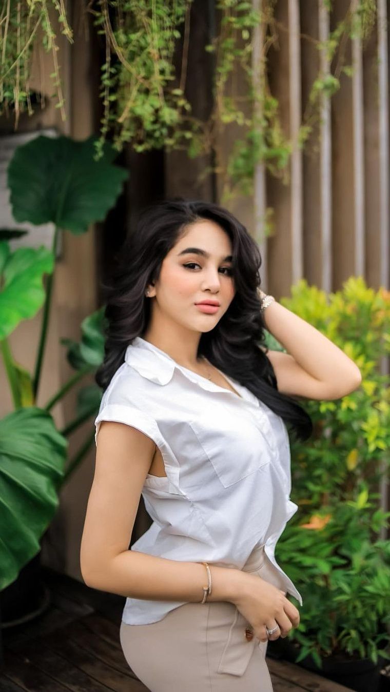 Potret Terbaru Hana Hanifah, Penampilannya bak Barbie Hidup