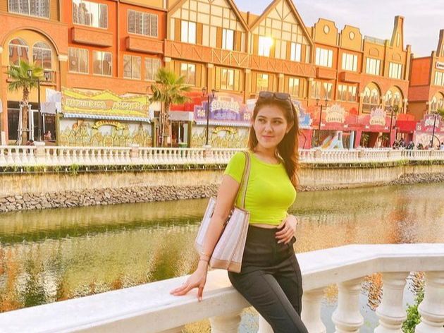 Jarang Tersorot, 8 Foto Cantik Mantan Istri Pertama Andika Kangen Band, Masih Awet Muda!