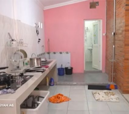 9 Potret Rumah Uteng Asisten Ashanty yang Baru Direnovasi Habis Rp200 Juta, Kamar Mandinya Kayak di Apartemen