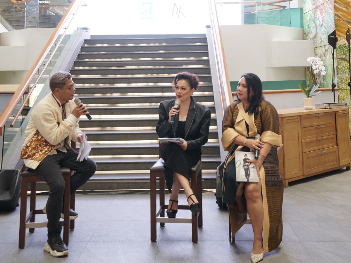 Kisah Desainer Jenny Yohana Kansil, Bawa Warisan Budaya Indonesia Mendunia