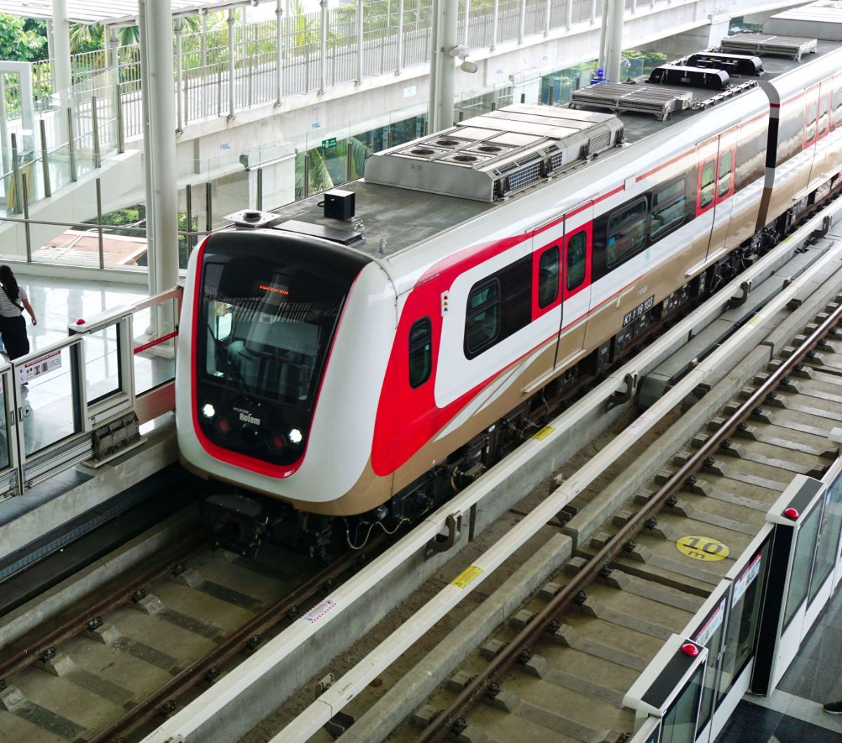 Cerita Warga Usai Jajal LRT Jabodebek