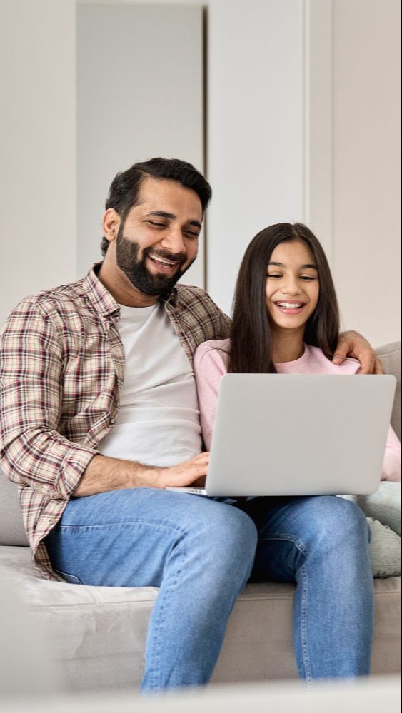 4 Cara Biar Ayah Tak Kesulitan Komunikasi dengan Putri Remajanya
