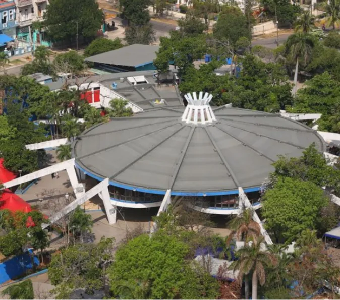The History of the World's Largest Ice Cream Shop Legacy of Fidel