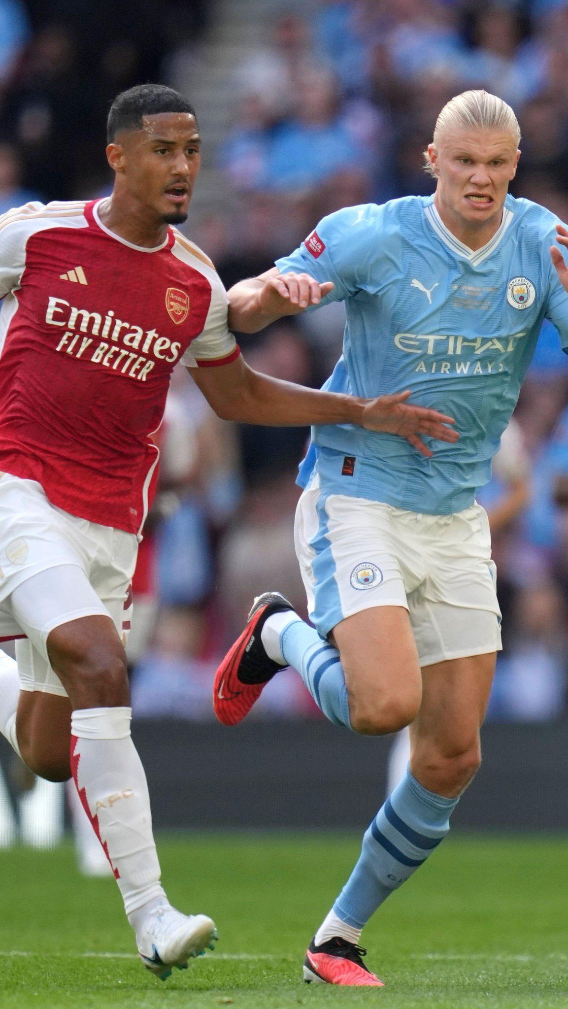 Community Shield is a match that pits the winner of Premier League and FA Cup.

This season, the tournamnet was played by Manchester City and Arsenal.