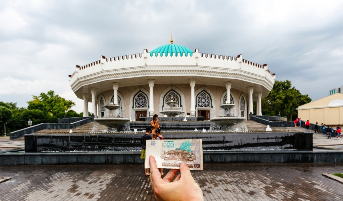 Som Uzbekistan (UZS)