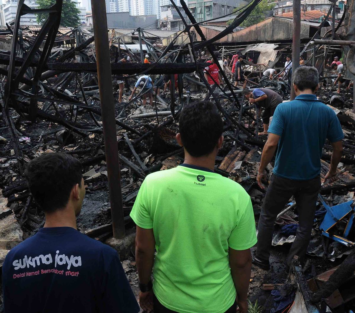 FOTO: Sisa-Sisa Kebakaran di Pasar Kambing Tanah Abang, 130 Kios Hangus Rata dengan Tanah