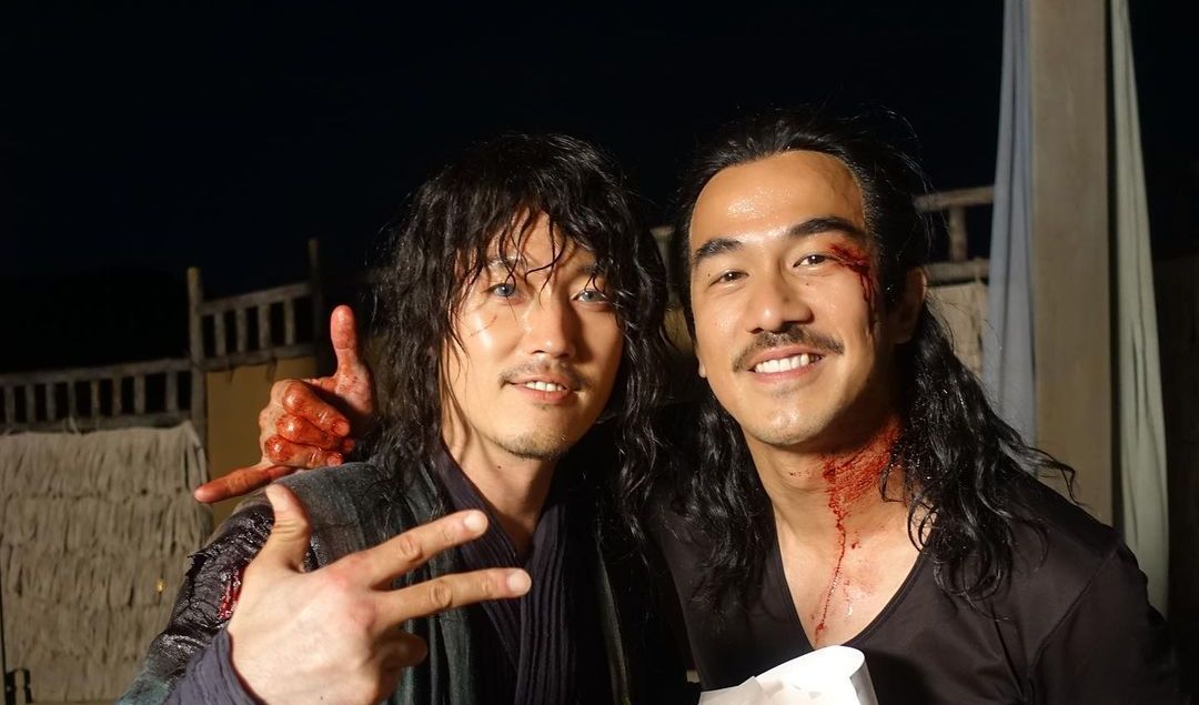 Joe Taslim  dan Jang Hyuk