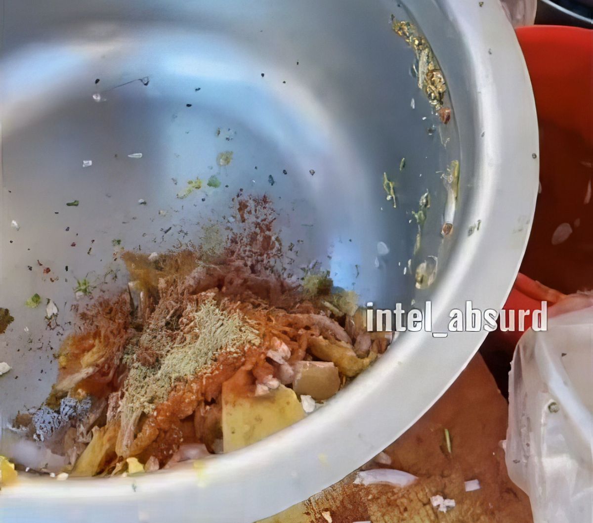 Street Food Unik dari India Berbahan Tomat Segar Ini Disebut Mirip Makanan Bebek: Ditepungi dan Digoreng, Tapi Endingnya Dihancurkan