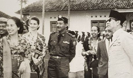 Perwira itu Kaget Saat Melihat Orang Yang Melayaninya: Letjen (Purn) Ibrahim Adjie, Mantan Panglimanya Sendiri!