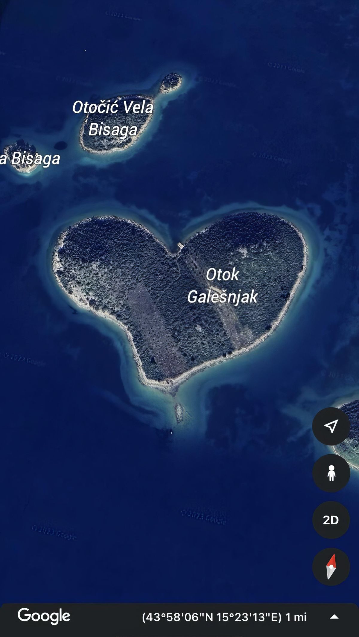 Pulau berbentuk hati di Galesnjak, Kroasia.