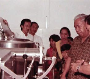 51 Tahun Eksis, Es Krim Terbesar di Indonesia Ini Ternyata Berawal dari Garasi