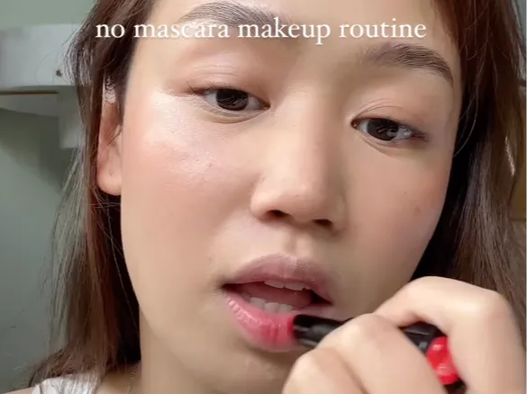 Pakai Lipstik