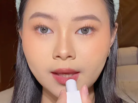 Pakai Lipstik