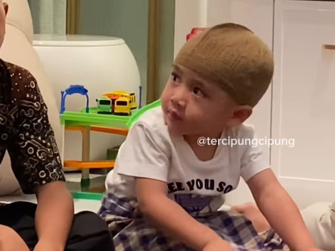 Gemas! 10 Potret Rayyanza Anak Raffi Ahmad dan Nagita Ikut Acara Pengajian, Pake Peci dan Sarung