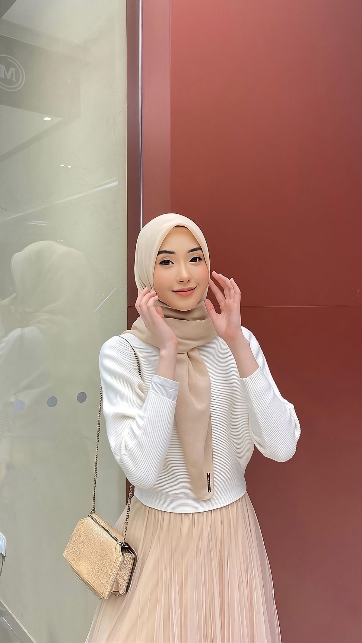 Biar Tak Monoton, Style Hijab Segi Empat Menggunakan Ring