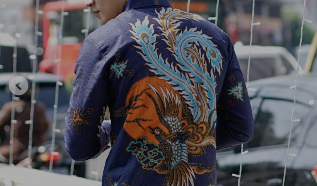 Selama menjadi sopir taksi online, Mahfud mantap memutuskan untuk mendirikan usaha batik. Sebelum merintis usaha batik, Mahfud sudah terlebih dahulu berjualan batik secara online.