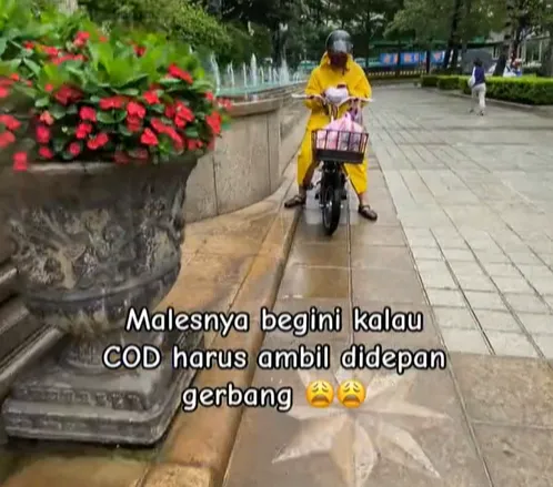 Momen ART Ambil COD Majikan, ke Pintu Gerbang Bisa Naik Ojek Saking Luasnya