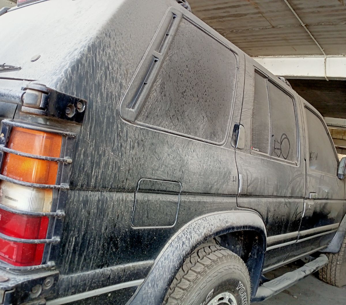 Penuh Debu dan Sarang Laba-Laba, Ini Potret Mobil Terparkir di Stasiun Bogor sudah 5 Tahun Lalu, Pemiliknya Misterius