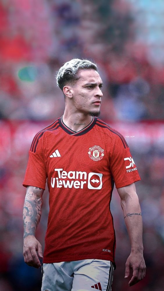 Manchester United Winger Antony Won't Return Because of a Criminal Case