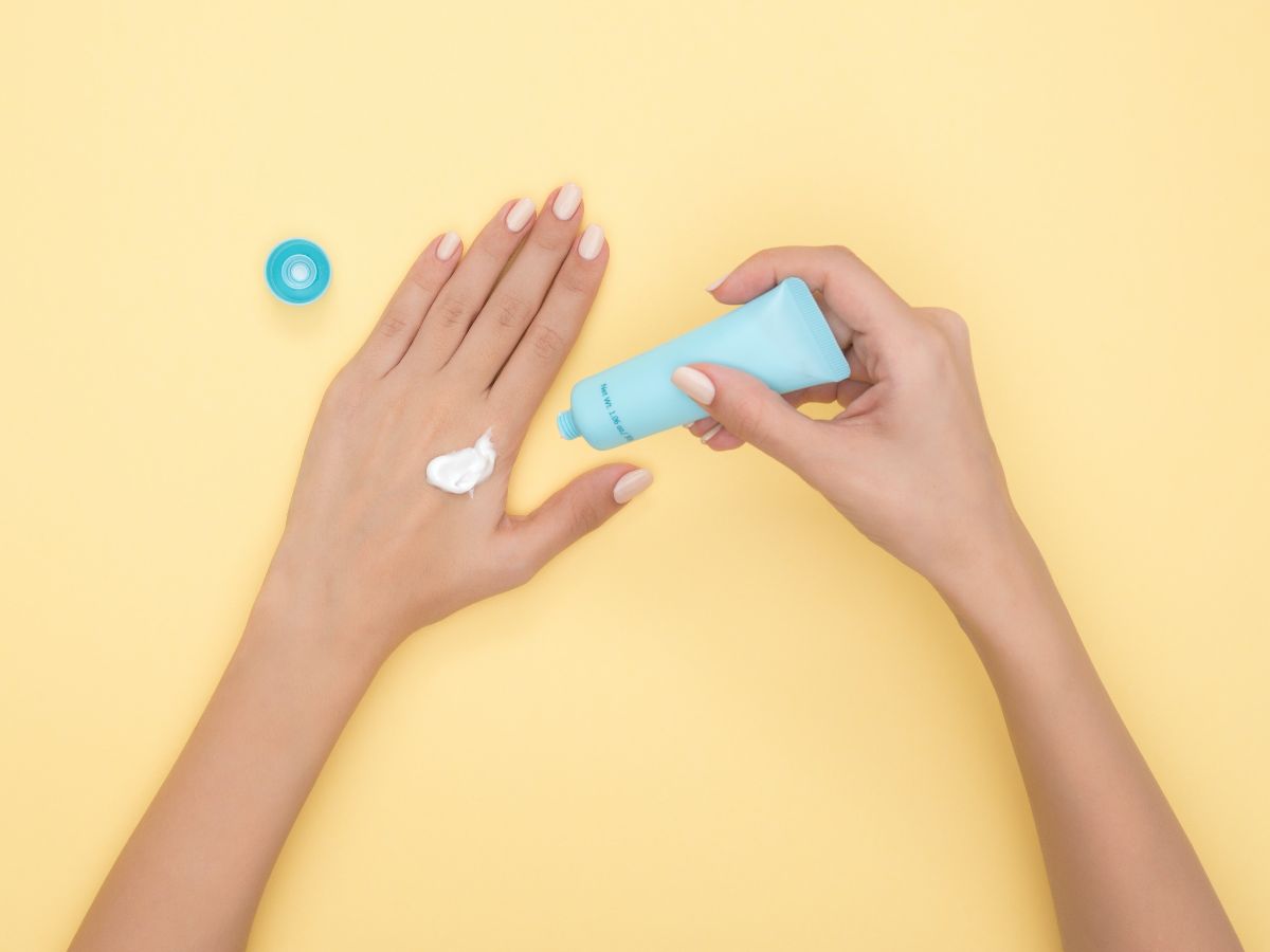 3. Wajib Pakai Sunscreen