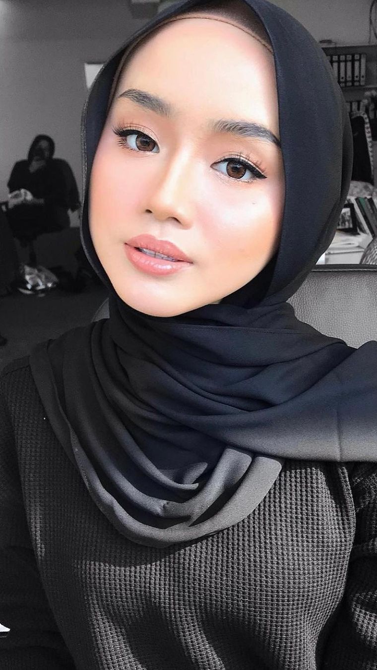 Tutorial Tampil Chic dengan Pashmina Chiffon