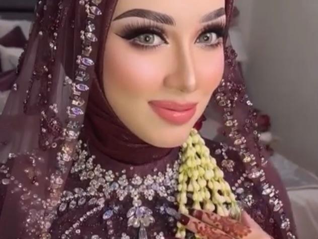 manglingi-dengan-arabian-look-ini-detail-makeup-nikah-amira-karaman