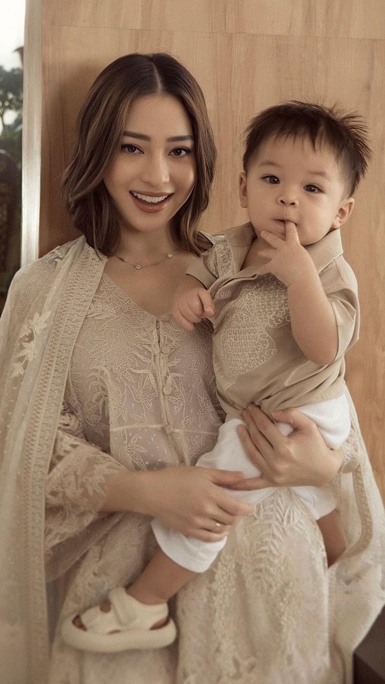 Deretan Seleb Usia 20-an Ini Momong Anak Tanpa Baby Sitter, Terbaru Ada Jennifer Coppen