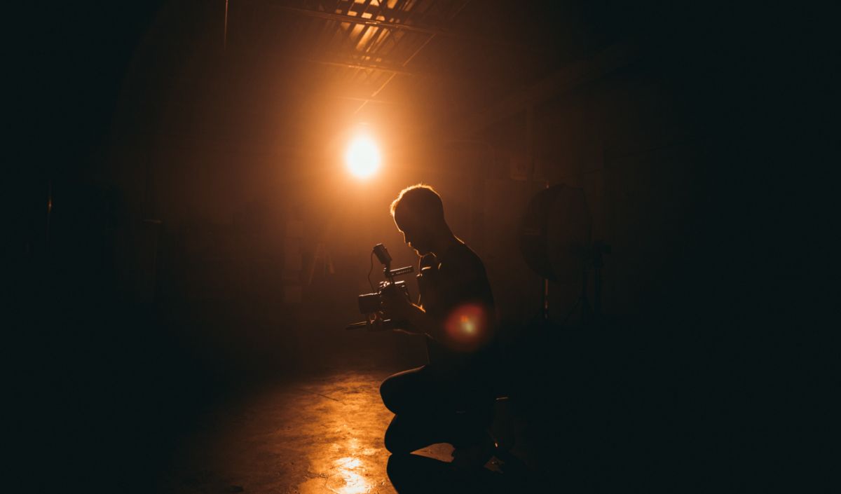 "Beberapa judul film yang dari 120 judul film yang ditransmisikan di 3 website dimaksud salah satunya adalah film Keramat Tunggak yang sempat dilakukan pemblokiran oleh Kominfo di akhir bulan April 2023,"