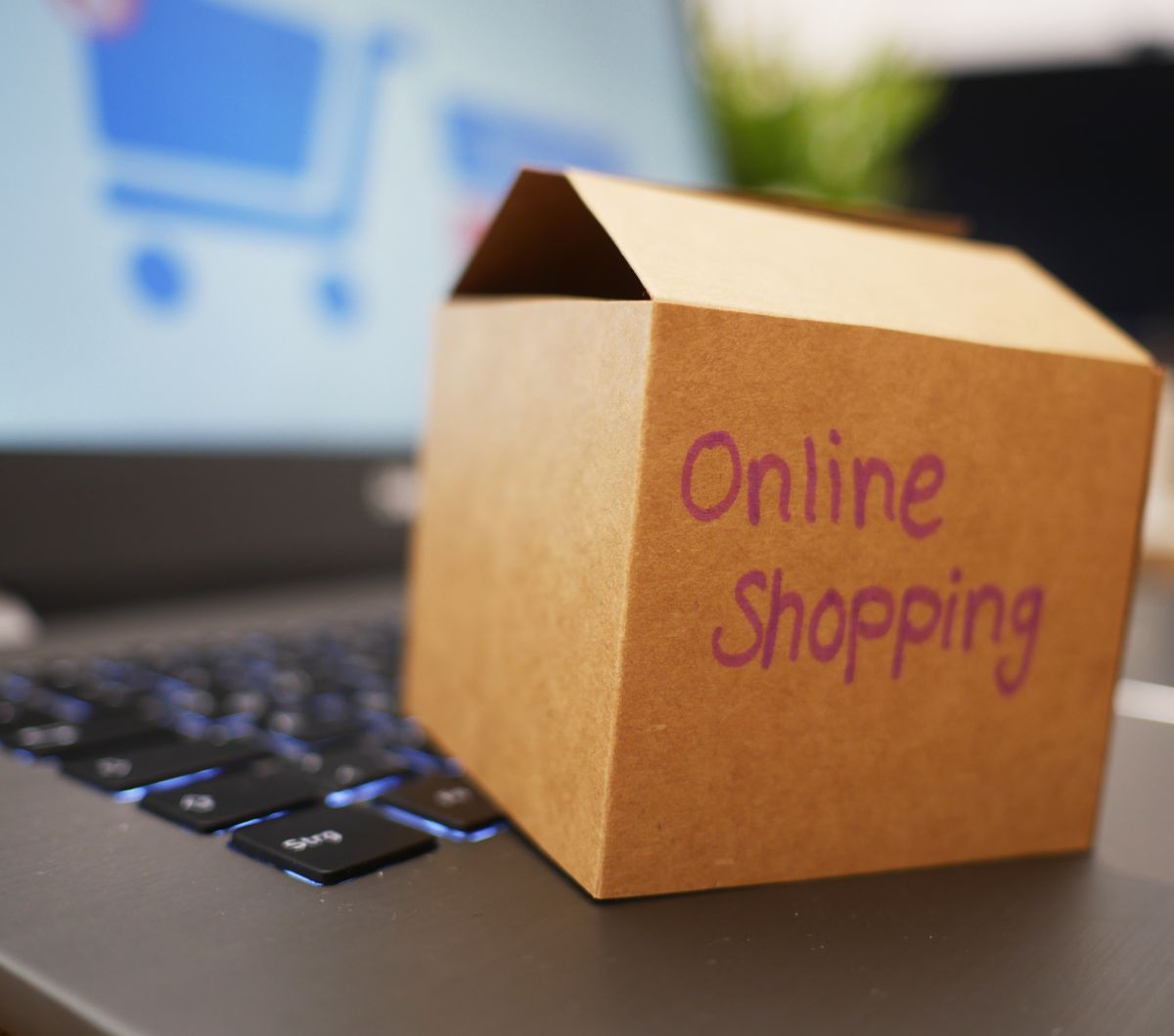 Nasib Apes Beli iPhone Rp11 Juta di Online Shop, Barang yang Datang Justru Bikin Emosi