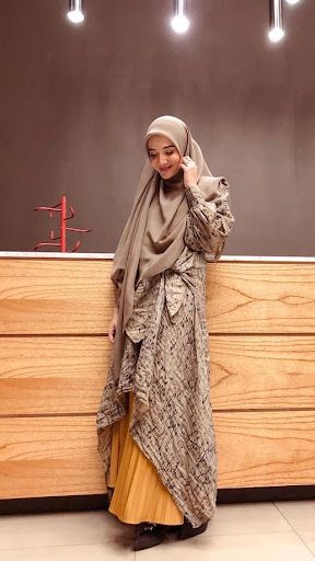 Atasan Tunik Floral Berlengan Balon