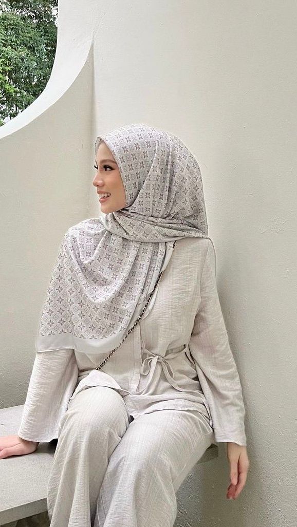 Styling Praktis Hijab Square, Cukup Pakai Ring