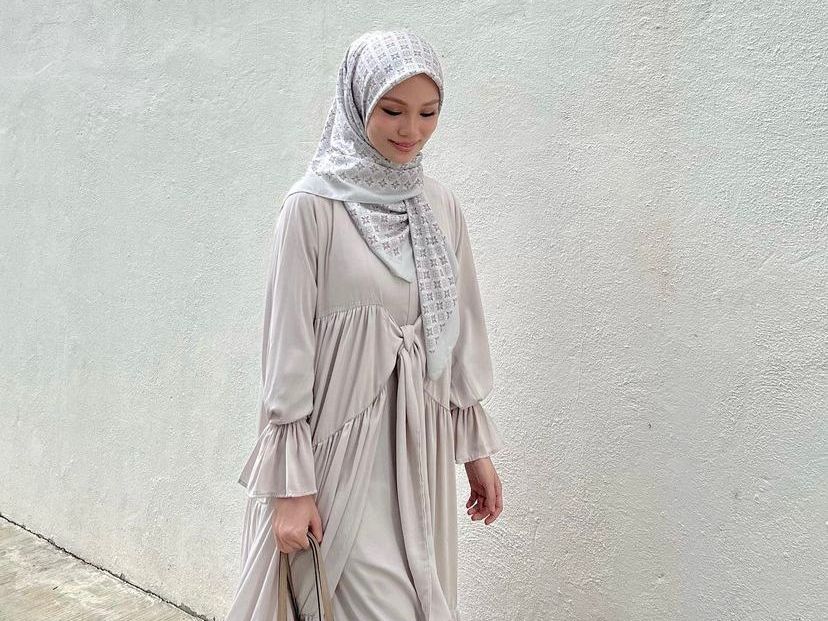 Style 'Sat Set' Hijab Square dengan Ring