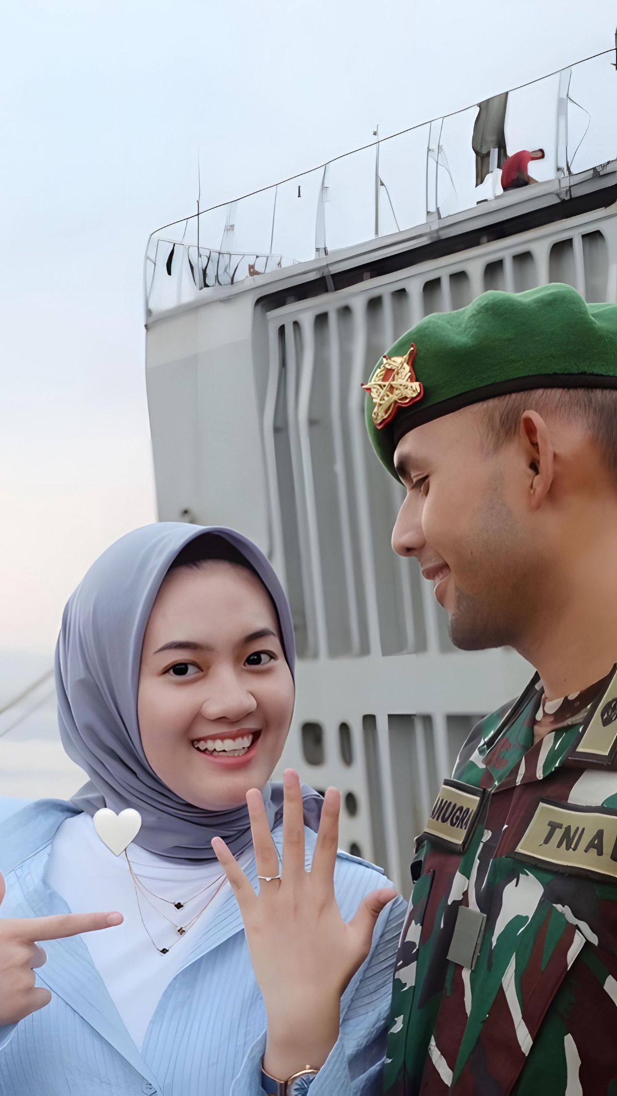Bak Drakor DOTS, Dokter Militer Langsung Lamar Pacar yang Juga Dokter Usai Tugas: Mau Terharu Jadi Salting