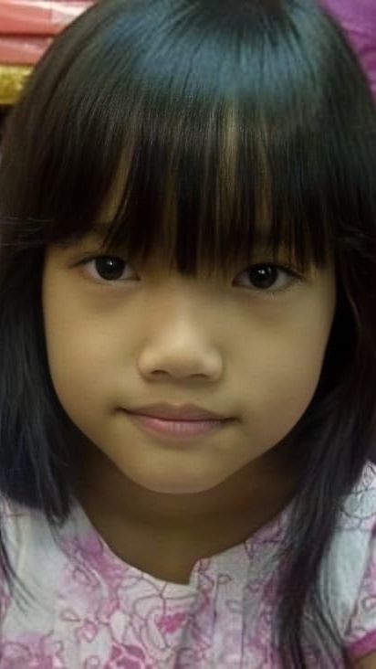 Bocah Perempuan Berponi Ini Terkenal usai Meninggalnya Sang Kakak, Kini Diisukan Pacaran dengan Pemain Bola, Bisa Tebak?