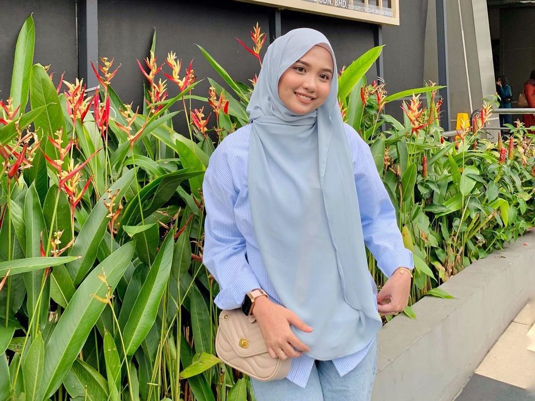 Tampil Menggemaskan dengan Pashmina Sifon